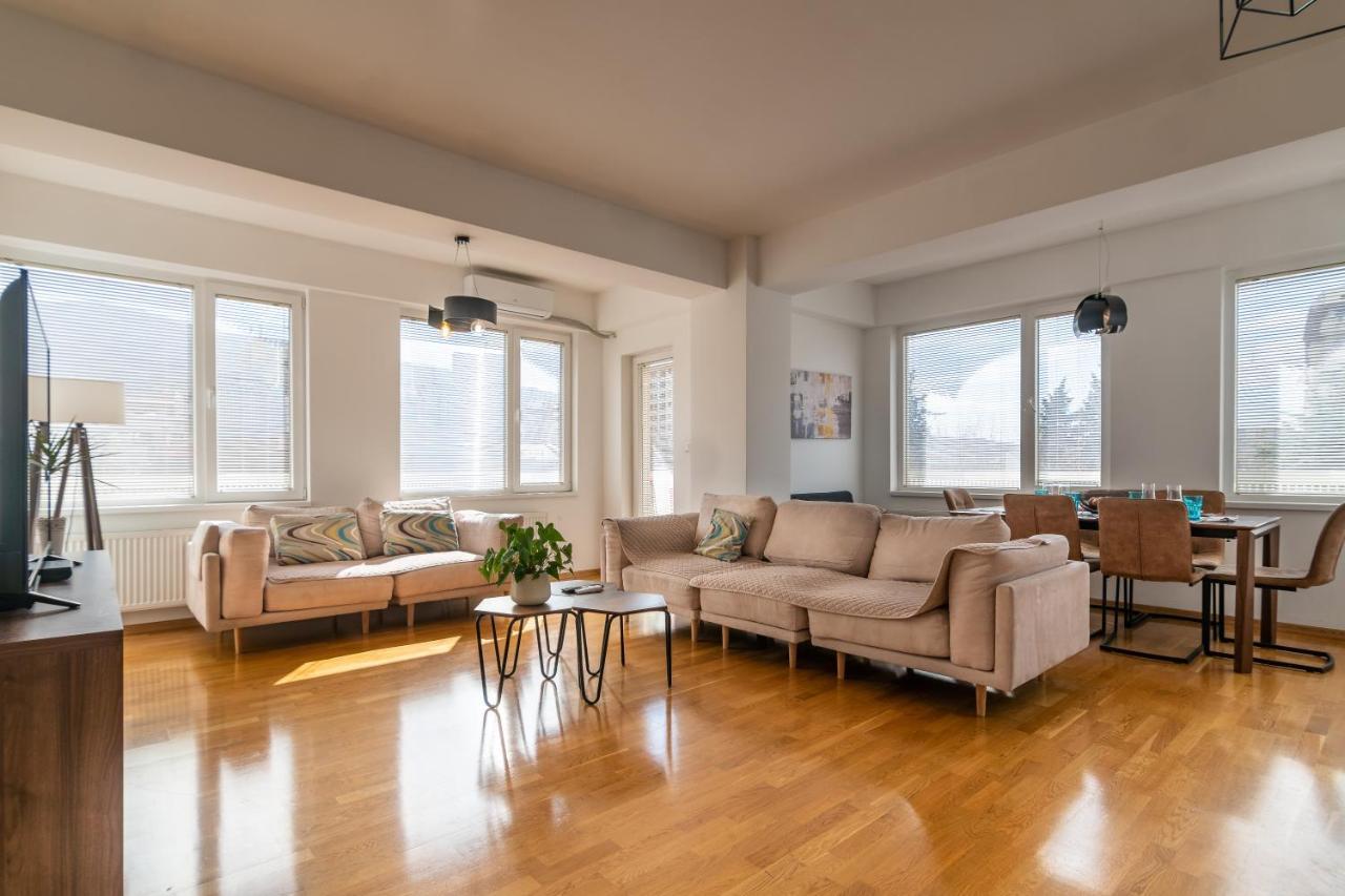 Eluxory Apartment *